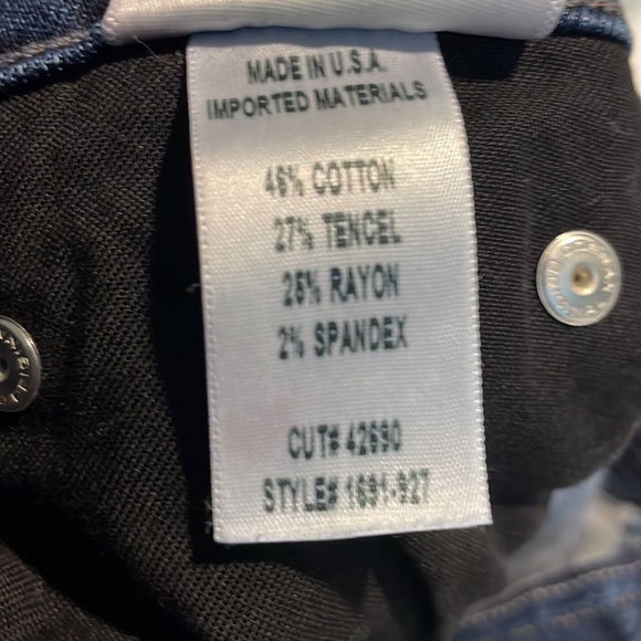 Citizen of Humanity jeans with studded slit around bottom of legs. - Picture 8 of 8